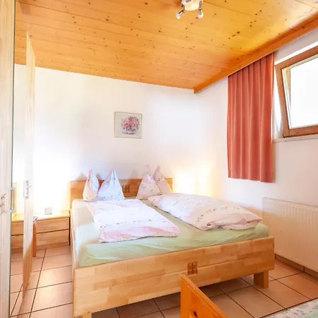 In Near Lift, Cleaning Included Appartement