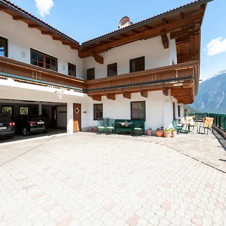 Appartement In Near Lift, Cleaning Included Mayrhofen